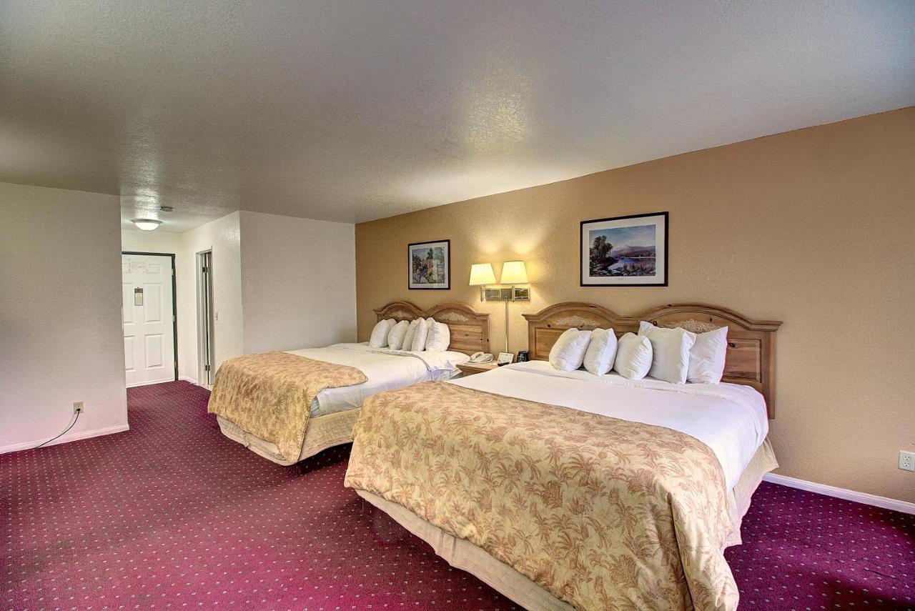 Days Inn & Suites By Wyndham Lolo Exterior foto